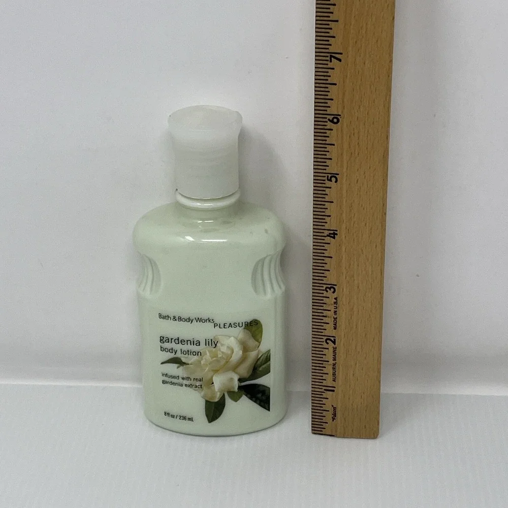 Bath & Body Works GARDENIA LILY Pleasures Body Lotion 8 oz‎ - Full, See Notes